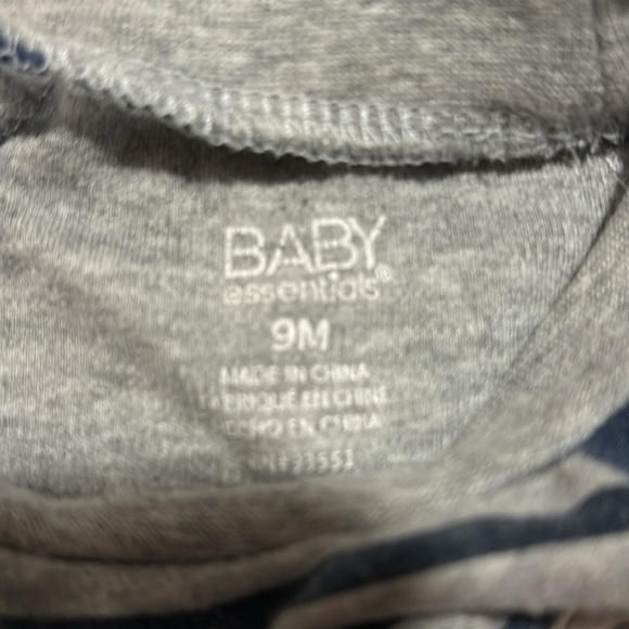 Two 9 months long sleeve onesies- hunter green and blue stripes with cute bear - Picture 4 of 5